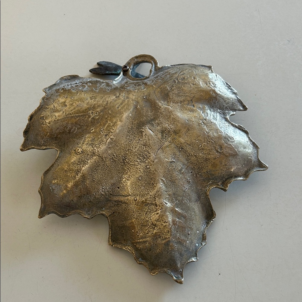 Vintage Brass Leaf-Shaped Decorative Tray with Dragonfly - Picture 5 of 6